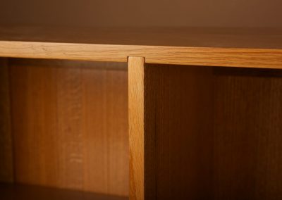 Small details on custom made oak bookshelf